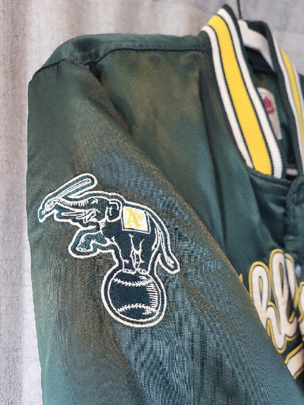 Vintage Starter Oaklands Green and Yellow Athletics Satin Jacket - Picture 3 of 7